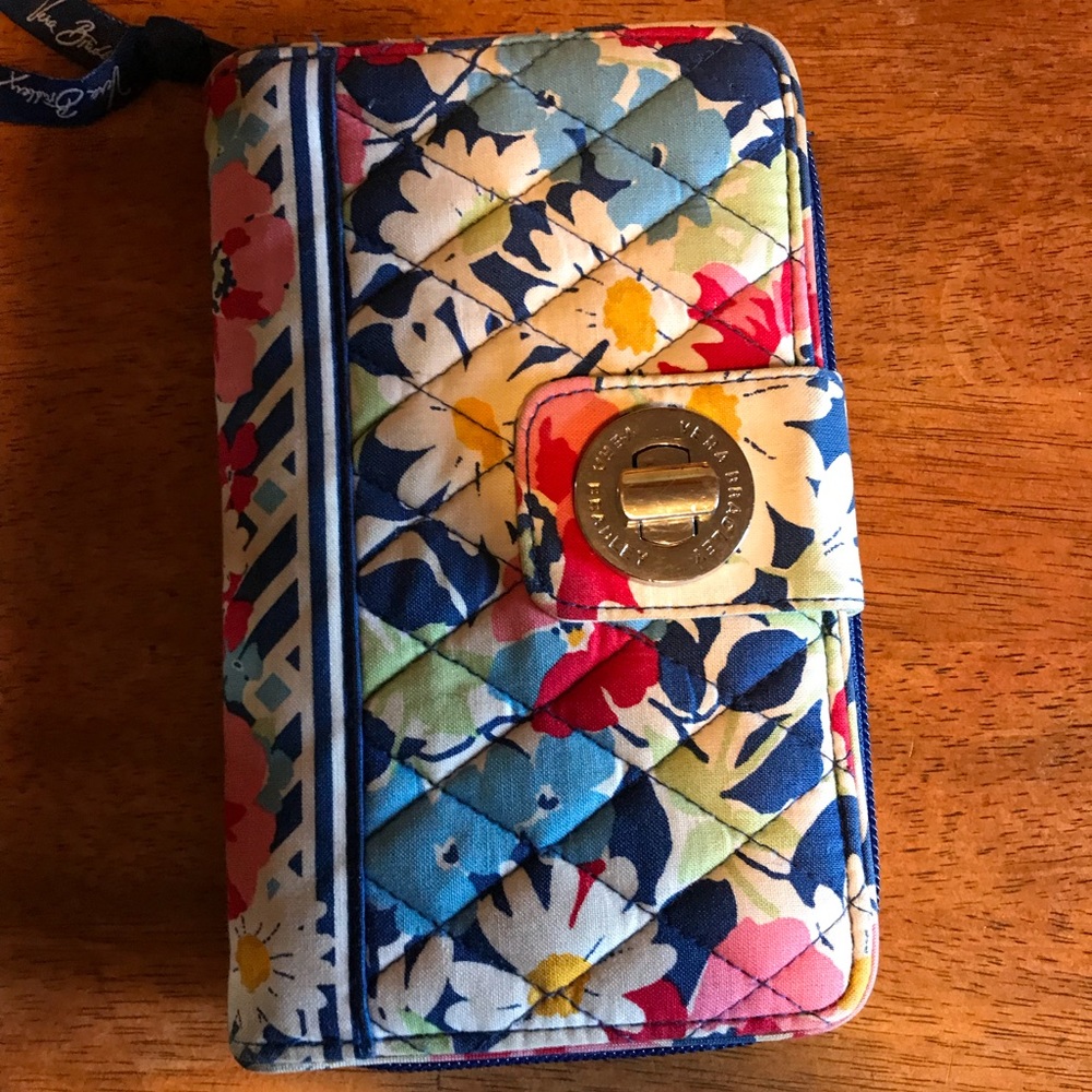 Vera Bradley Turn Lock Wallet / Clutch
